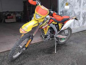 SUZUKI RMZ 250 GIALLO