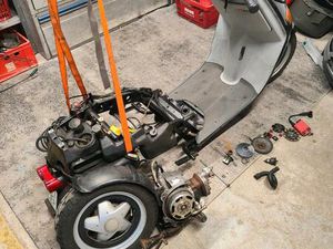 SUCHE EINEN PIAGGIO QUARZ ODER SKR ZUM BASTELN.