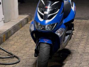 APRILIA SR 50 APRILIA SR 50 BLU PREZZO TRATTABILE BLU/AZZURRO