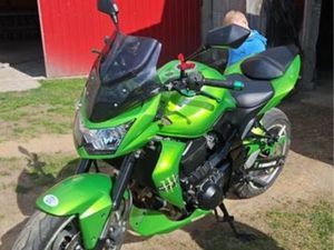 KAWASAKI Z750 AKRAPOVIC NISKI PRZEBIEG POŚWIĘTNE