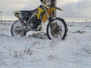 SUZUKI RMZ 250 WIŻAJNY