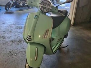 VESPA GTS 300 MINTGRÜN