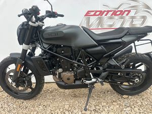 HUSQVARNA SVARTPILEN 701 →