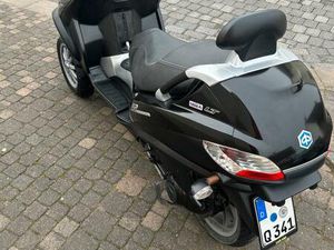 PIAGGIO MP3 250 ÜBER LT.