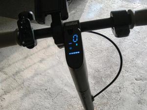 E SCOOTER SEGWAY - NINEBOT F20 D. MIT PAPIEREN.