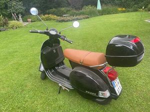 VESPA PX 200 WENIG KILOMETER