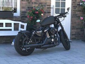 HARLEY-DAVIDSON SPORTSTER 883