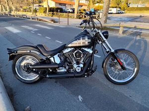 HARLEY-DAVIDSON SOFTAIL CUSTOM