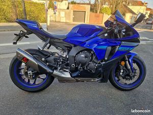 YAMAHA R1 2024
