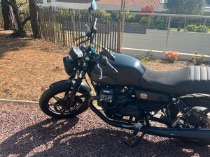 MOTO GUZZI V7 850 A2 – 2022 – NOIRE – TRÈS BON ÉTAT