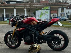 TRIUMPH SPEED TRIPLE 1200RS