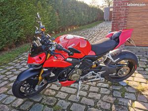 DUCATI STREETFIGHTER V4 S