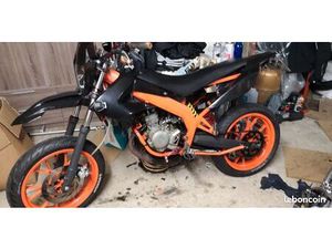 DERBI D'ORIGINE DÉBRIDÉE