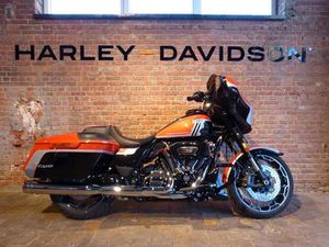 ② HARLEY-DAVIDSON TOURING CVO STREET GLIDE