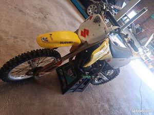 85 RM 2002 10H EN PARFAITE ÉTAT