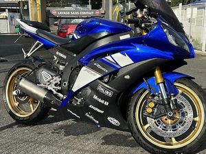 YAMAHA R6