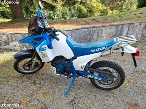 TRAIL SUZUKI DR 750