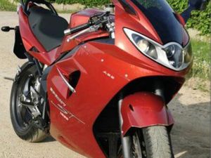TRIUMPH SPRINT 1050 ST AVEC ABS