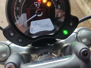 TRIUMPH BONNEVILLE SPEEDMASTER