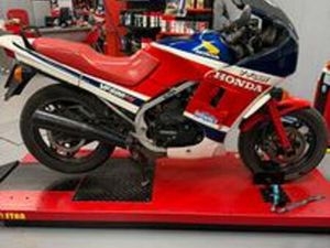 HONDA VF 500
