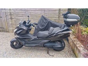 SCOOTER HONDA SWT 600 SILVERWING NOIR AVEC TOP CASE TBE BILL56
