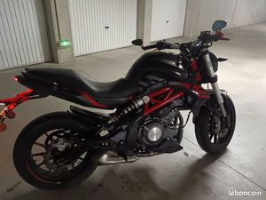 VENDS MOTO ROADSTER BENELLI 302S
