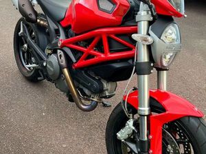 VENDS DUCATI 796