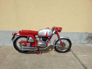 MOTO MV AGUSTA RS 150