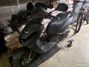 PEUGEOT STREETZONE 2T