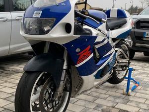 GSXR SRAD 750