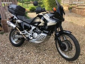 HONDA AFRICA TWIN RD07A XRV750