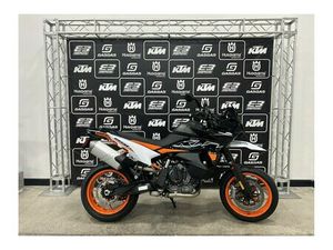 2024 KTM 890 SMT