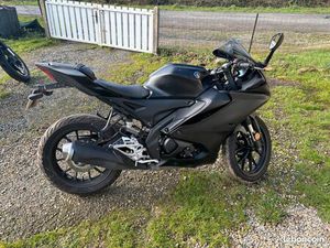 MOTO YAMAHA YZF-R 125 2024