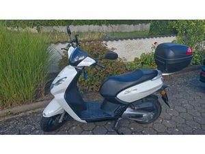 PEUGEOT KISBEE ROLLER MIT CIVI TOP CASE