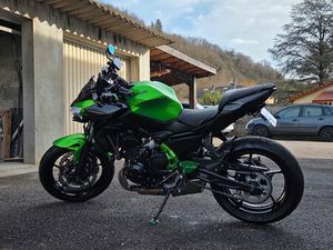 KAWASAKI Z650