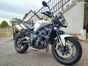 STREET TRIPLE 675 R 2011 ÉQUIPÉE
