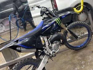 YZ 125 ÉDITION MONSTRE