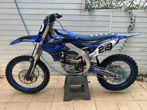 YAMAHA YZ450F ROK 2025 STRYKÓW