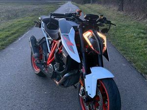 KTM 1290 SUPERDUKE R V2