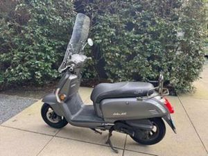 T.K. I.Z.G.ST.Z. SNORCOOTER KYMCO LIKE 50 SLECHTS 5800KM — SCOOTERS | KYMCO — MARKTPLAATS