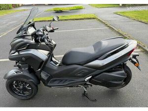 SCOOTER YAMAHA TRICITY 300