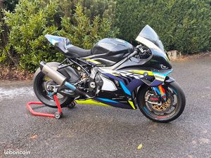 BMW M1000RR