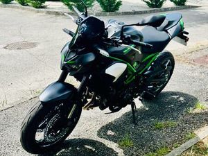 KAWASAKI Z900 (2025) - 1 600 KM - PACK PERFORMANCE - ÉTAT NEUF