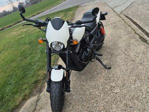 ② STREET ROD 750 CC 35 KW OF 51KW IS BEGRENST ALS NIEUW