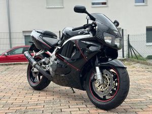 HONDA CBR 900 RR FIREBLADE