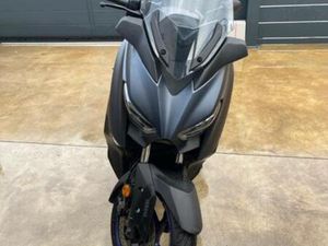 YAMAHA - XMAX