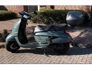 PEUGEOT DJANGO MOTORROLLER 50CM MIT TOPCASE