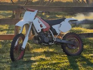 LOOKING FOR CR250 PARTS