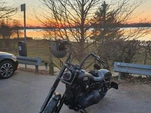 HARLEY-DAVIDSON DYNA STREET BOB