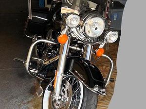 HARLEY DAVIDSON ROAD KING